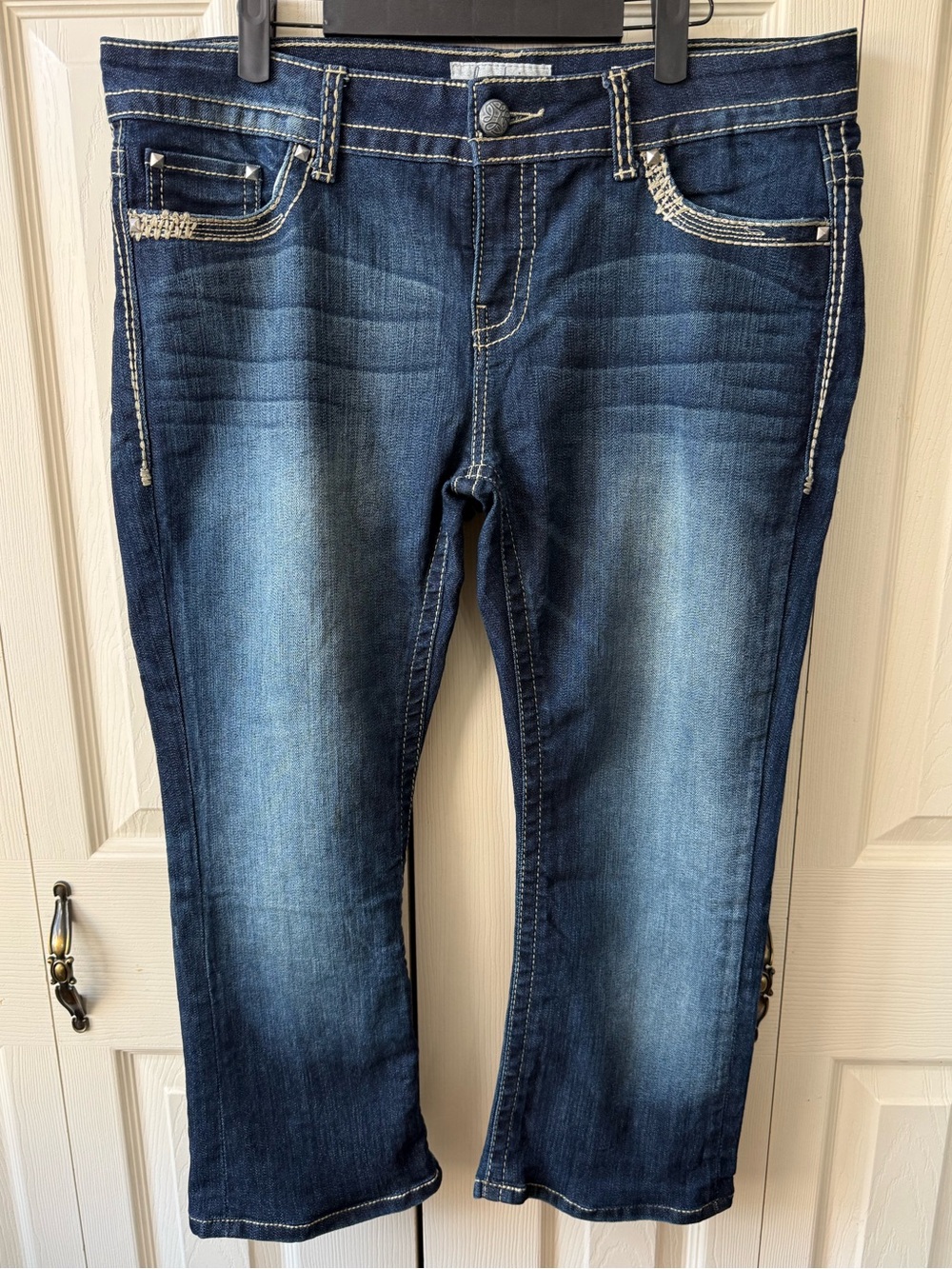 Daytrip Cropped Virgo Bootcut Jeans Stitch Embellished Size 32